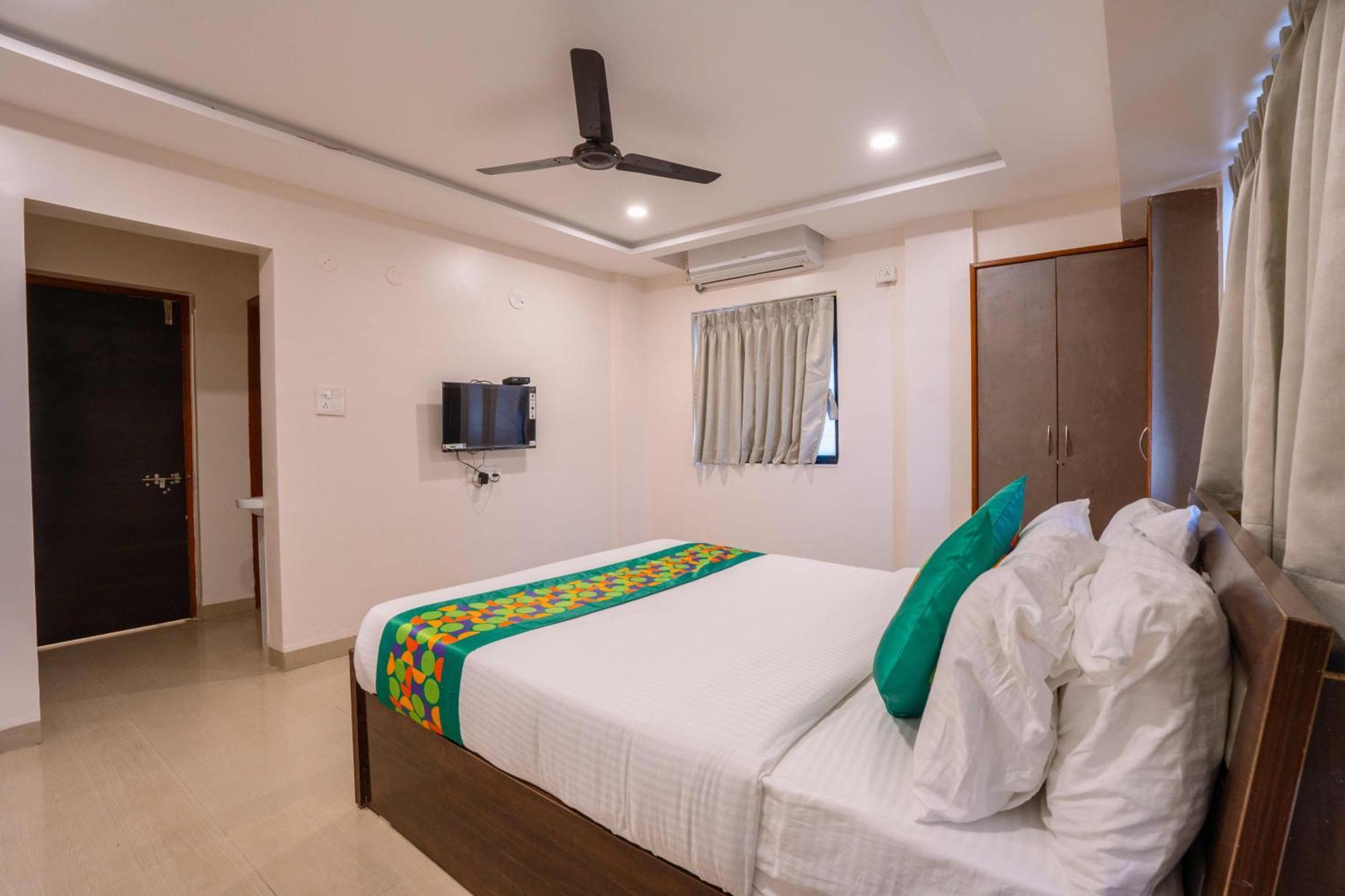 Treebo Royal Comfort Atithi Pune Esterno foto