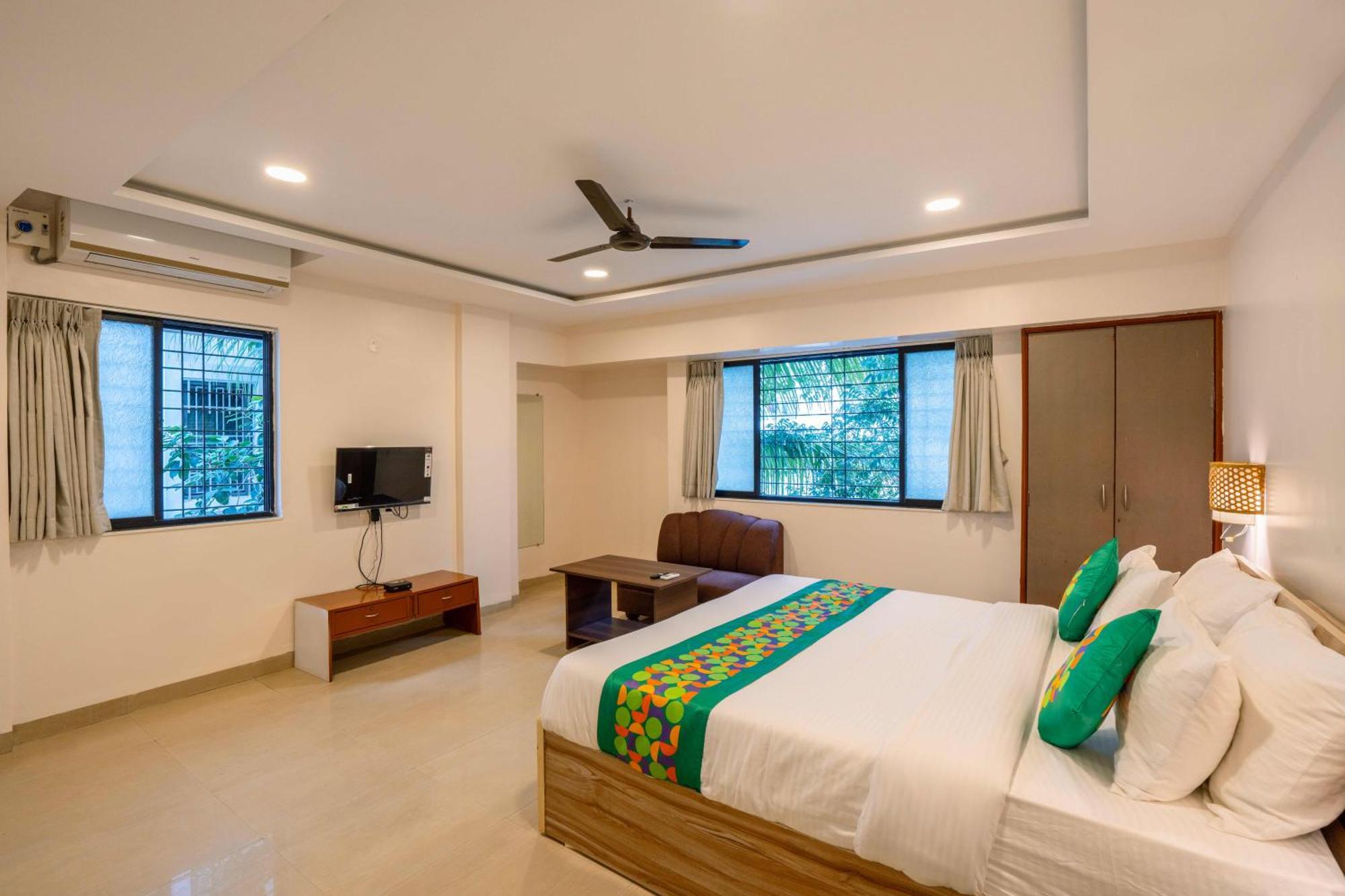 Treebo Royal Comfort Atithi Pune Esterno foto